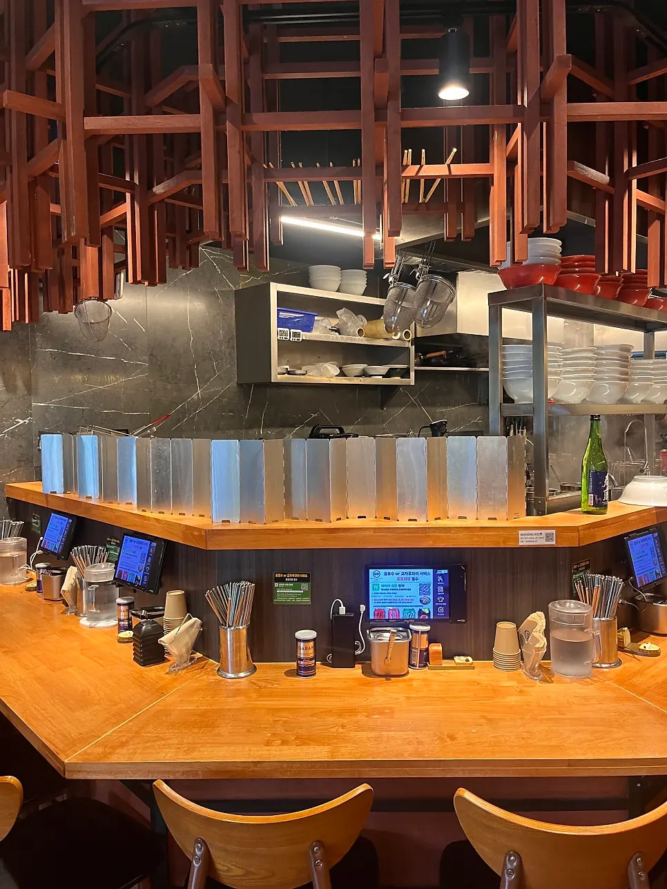 2-4 person tables and group seating