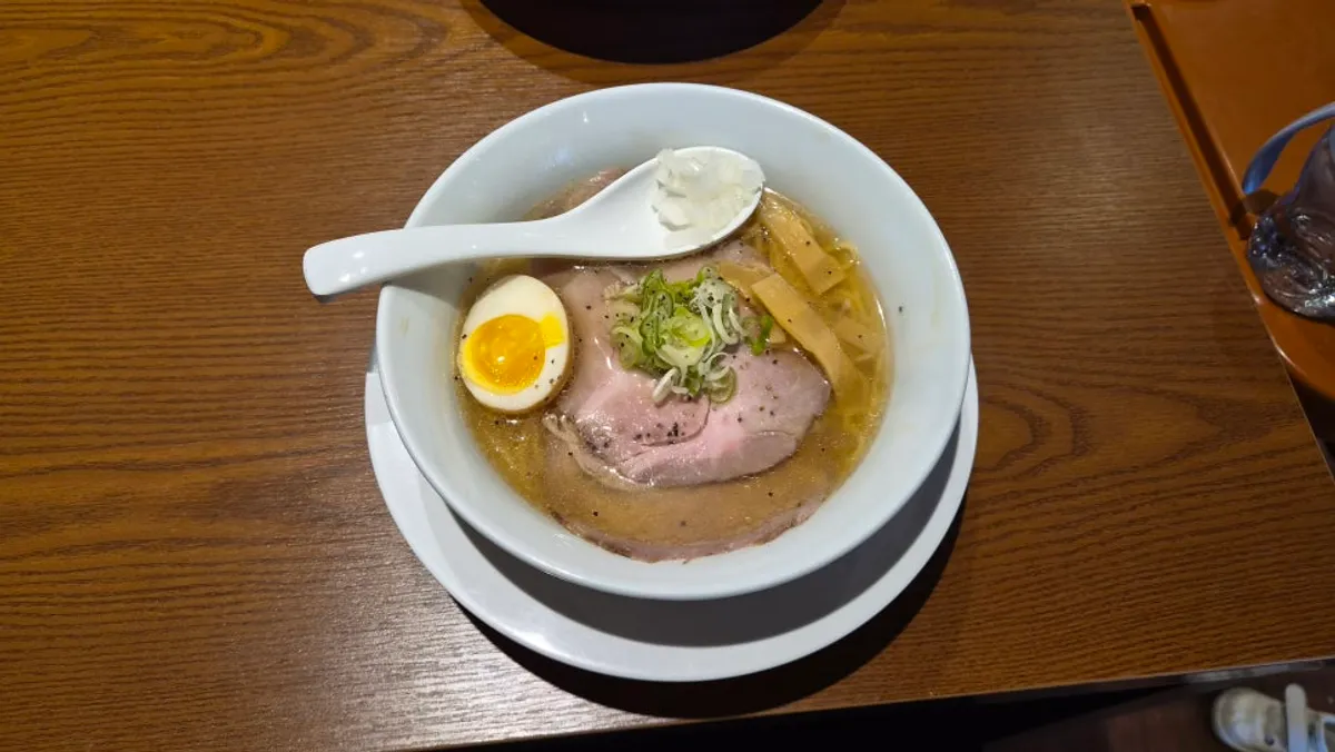 Mentsuru shio ramen with salt-based broth, regular flavor