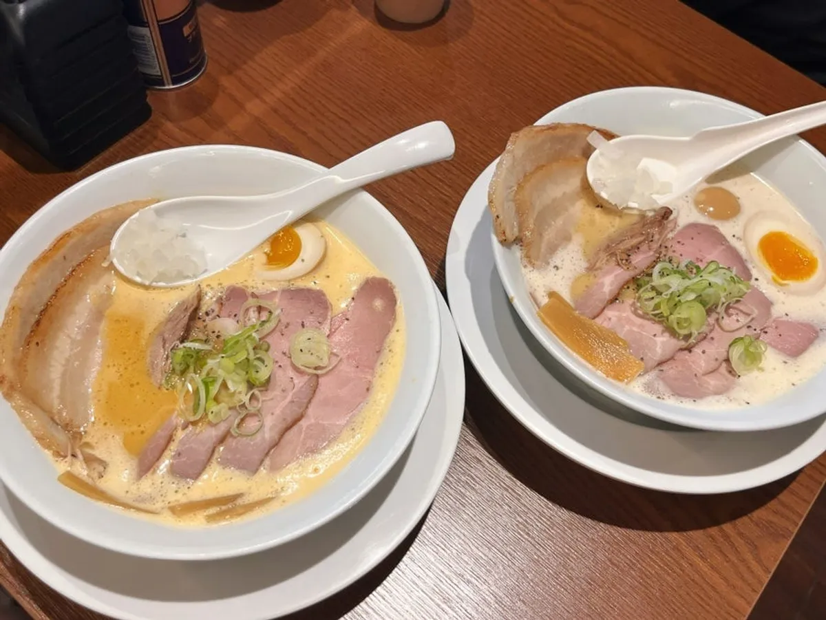 A bowl of Mentsuru tori paitan ramen with added chashu