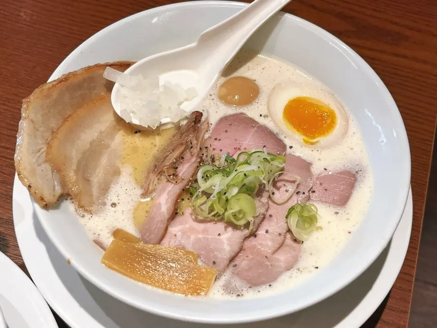 Rich and creamy tori paitan milky-white broth