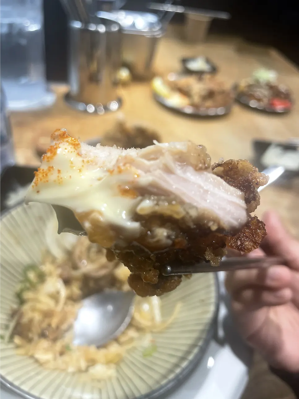 접시 가득 담긴 멘츠루 수제 가라아게
