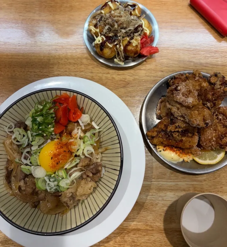 Table at Mentsuru City Hall Branch after finishing the meal