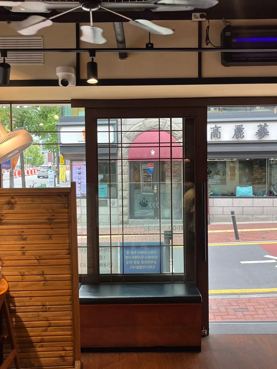 멘츠루 시청점 테이블 좌석 배치