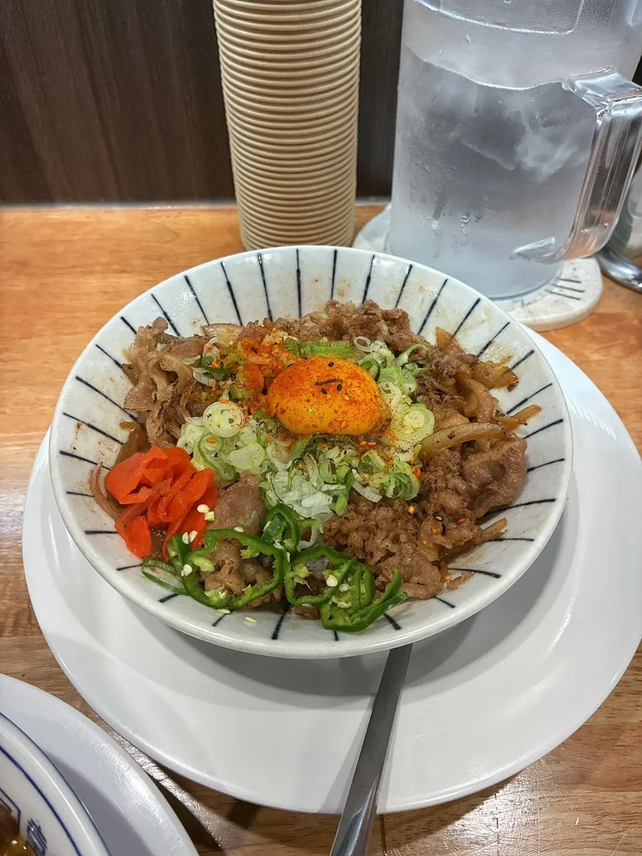 Gyudon rice bowl table setting at Mentsuru City Hall Branch