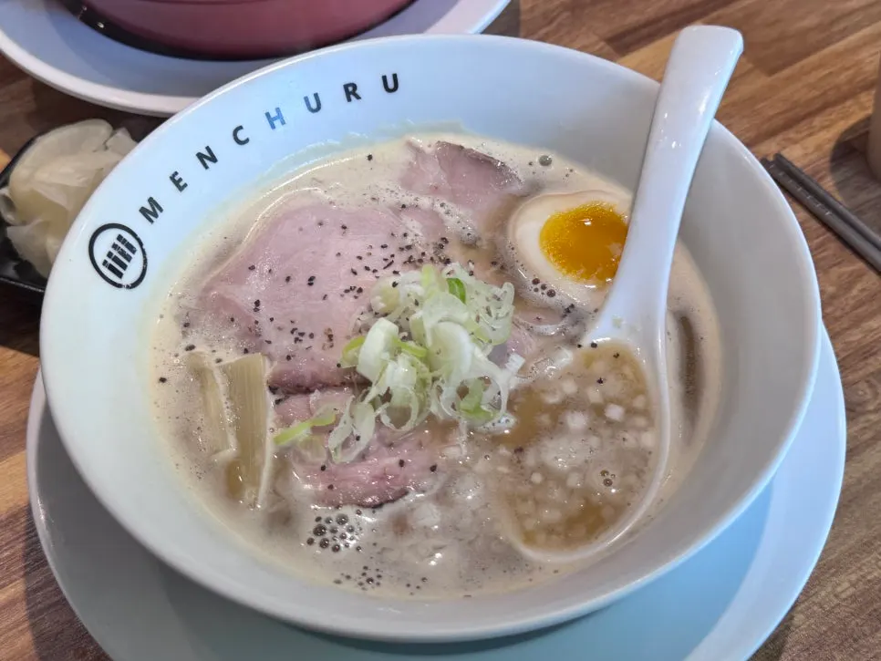 Close-up of the white broth tori paitan