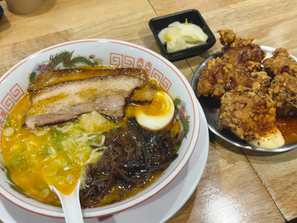 멘츠루 시청점 매운돈코츠라멘과 마제소바 한 상