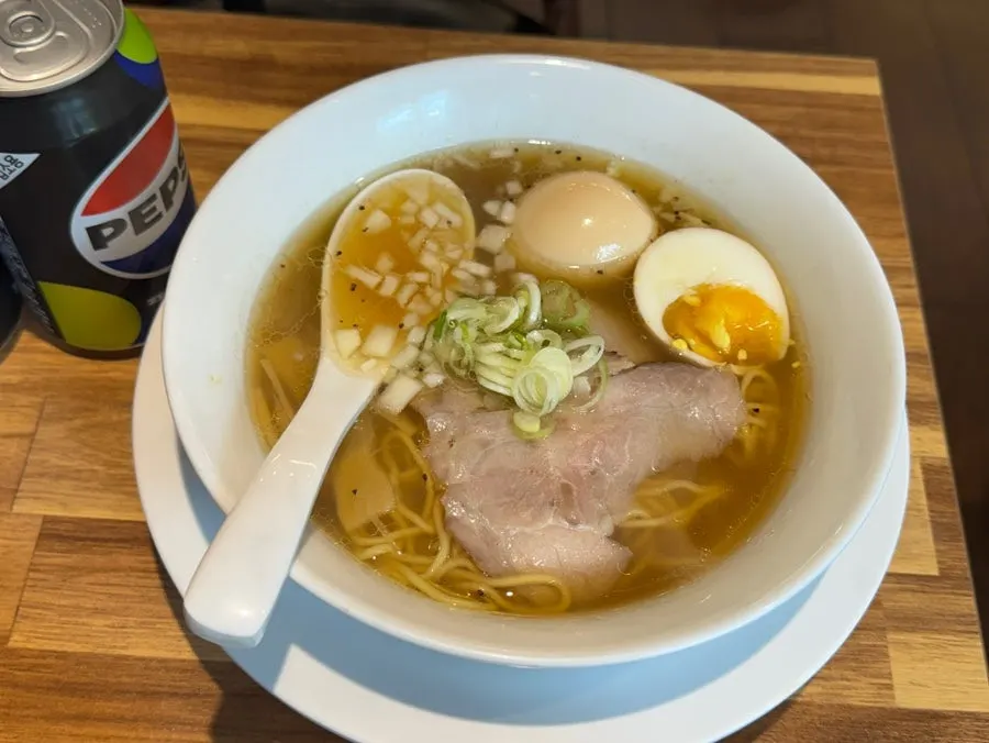 담백한 국물의 시오라멘 한 그릇
