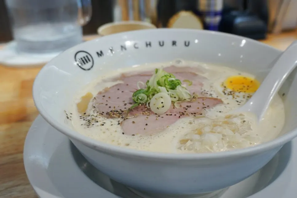 A bowl of tori paitan at Mentsuru City Hall Branch