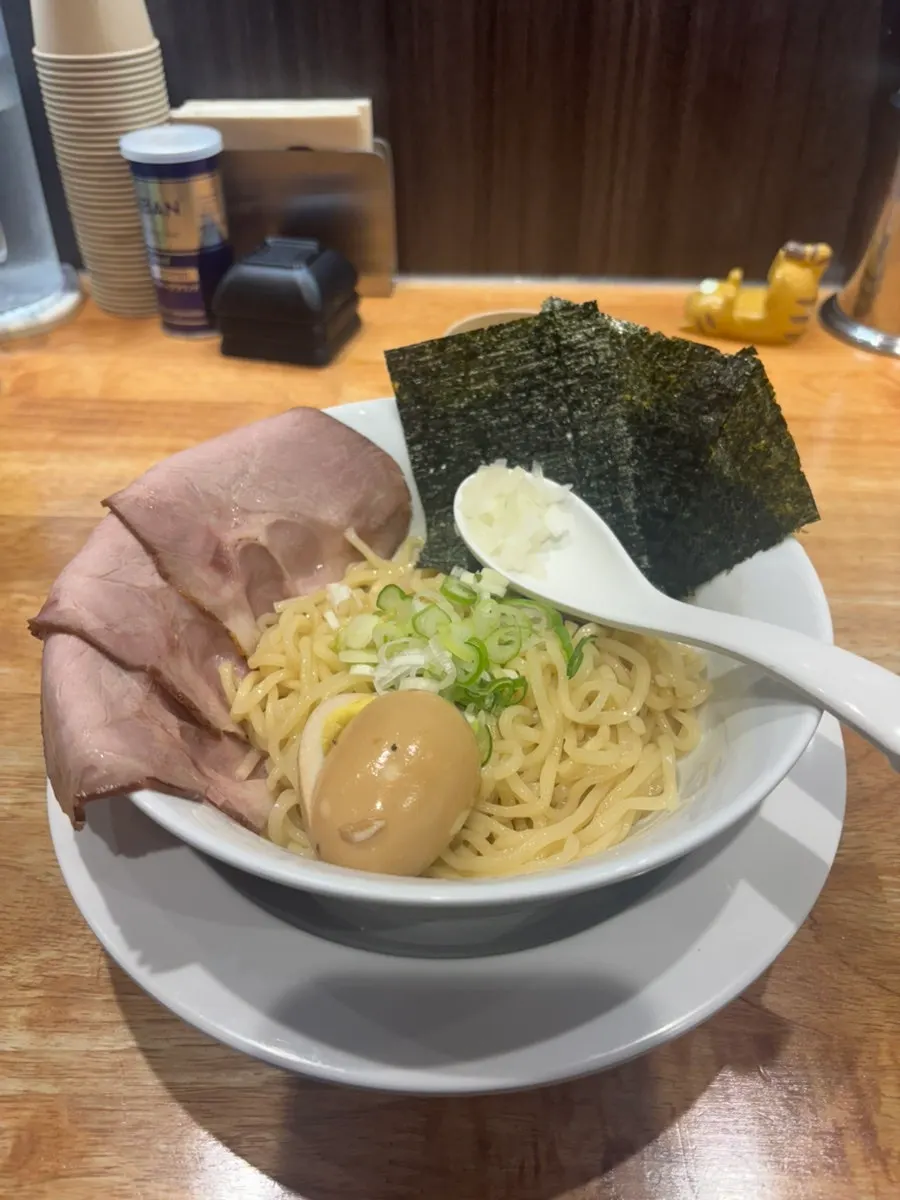 Tsukemen table setting at Mentsuru City Hall Branch