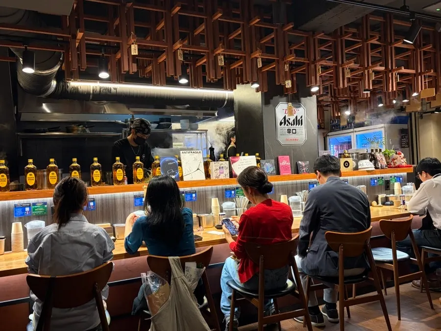 식사를 마친 멘츠루 시청점 자리