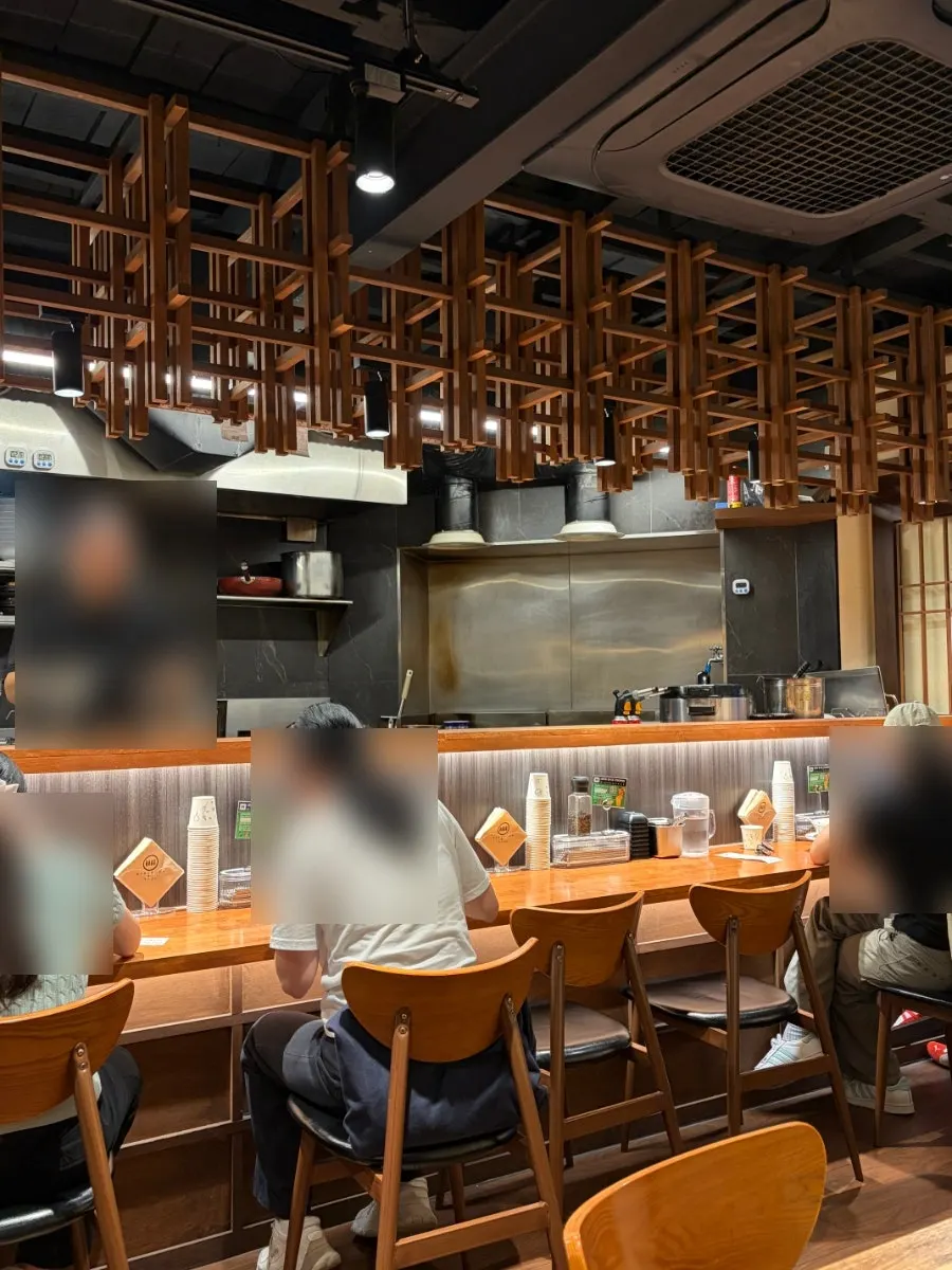조리 과정이 보이는 오픈 키친