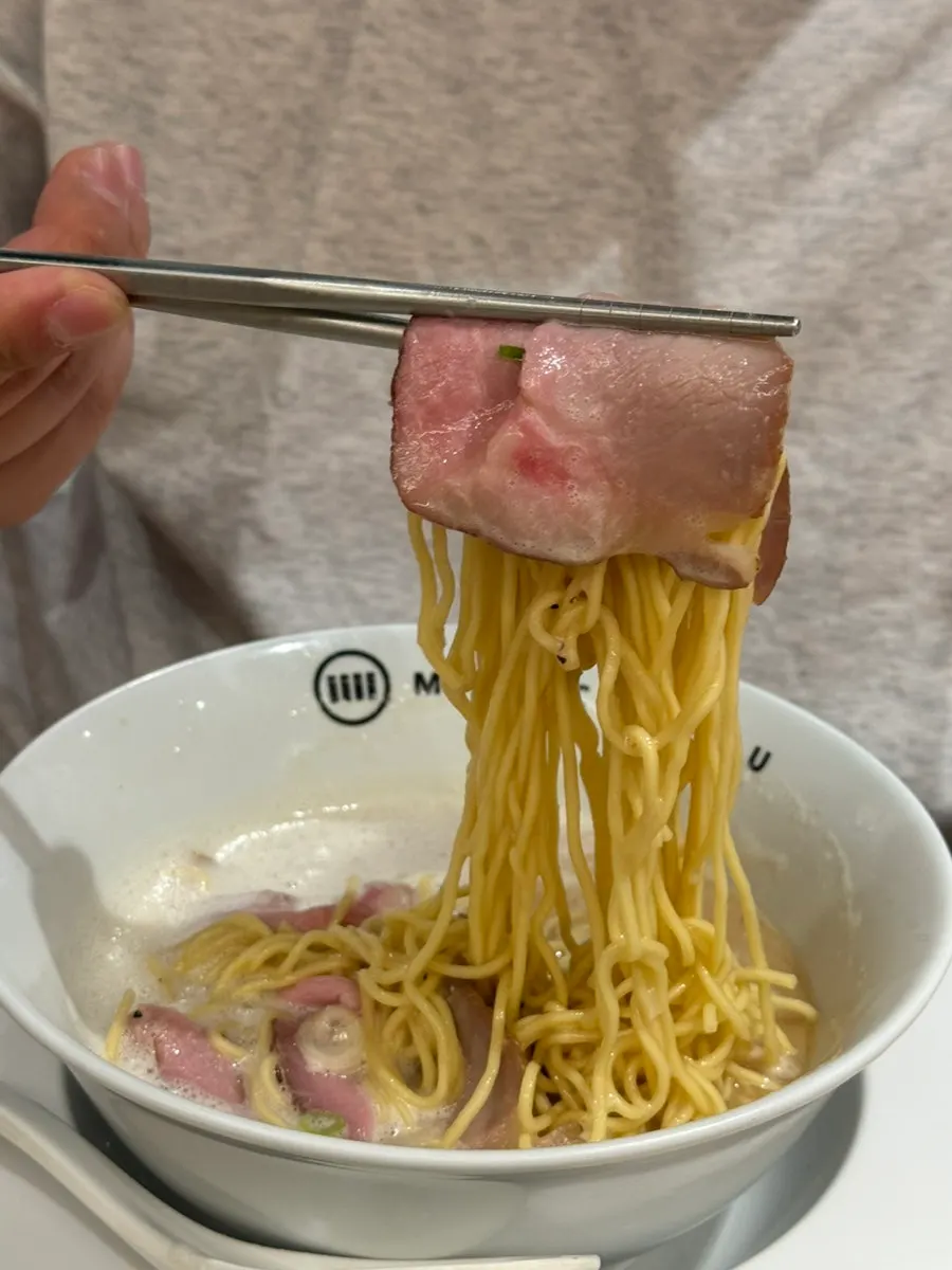 다 비운 라멘 그릇