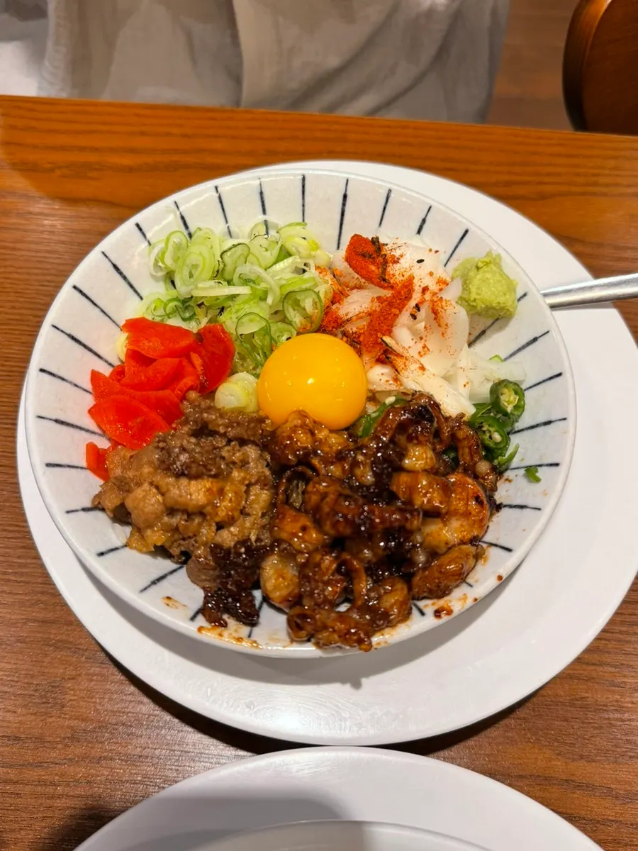 Hormone-don rice bowl topped with beef intestine