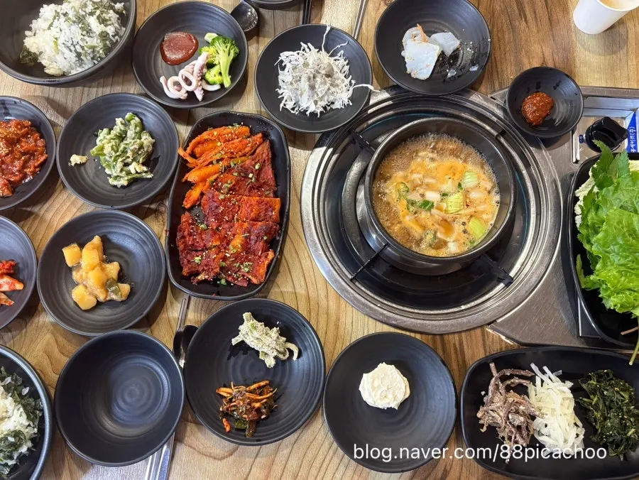 Cover photo introducing a family hanjeongsik visit