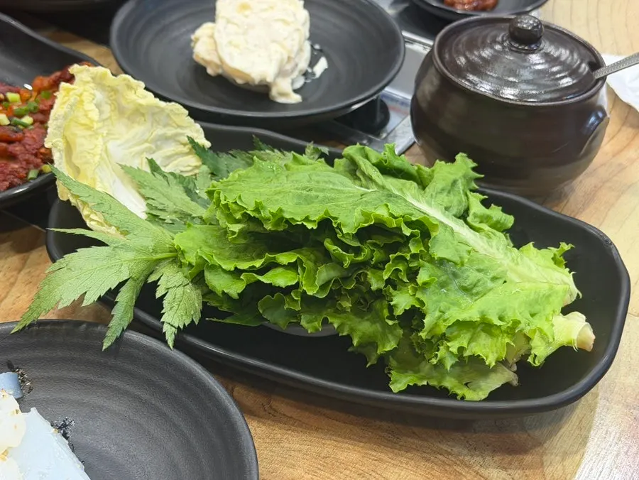 A plate of deodeok gui at Sanchaega Hanjeongsik