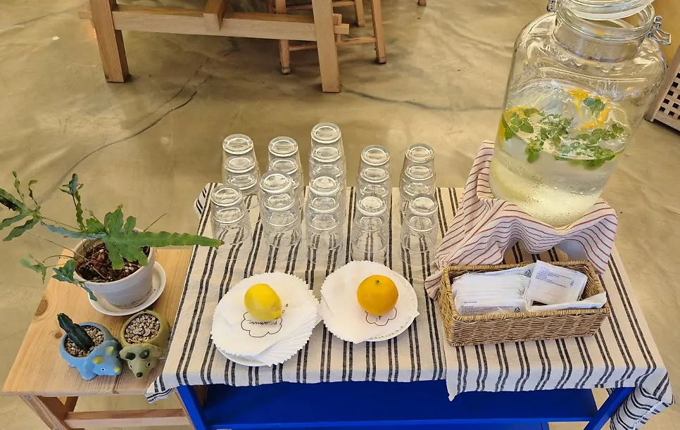 멀멀 판교 통유리 창가 좌석