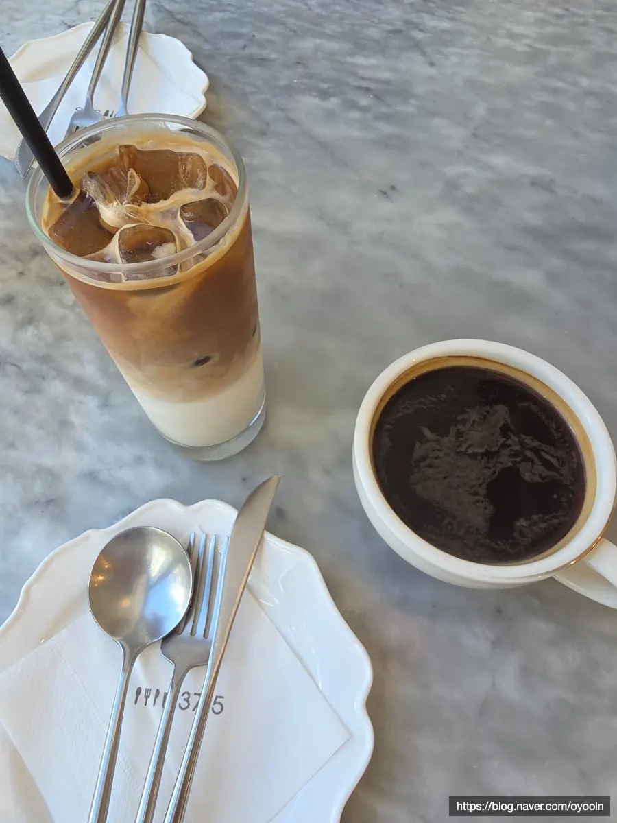 Ice latte dan hot americano