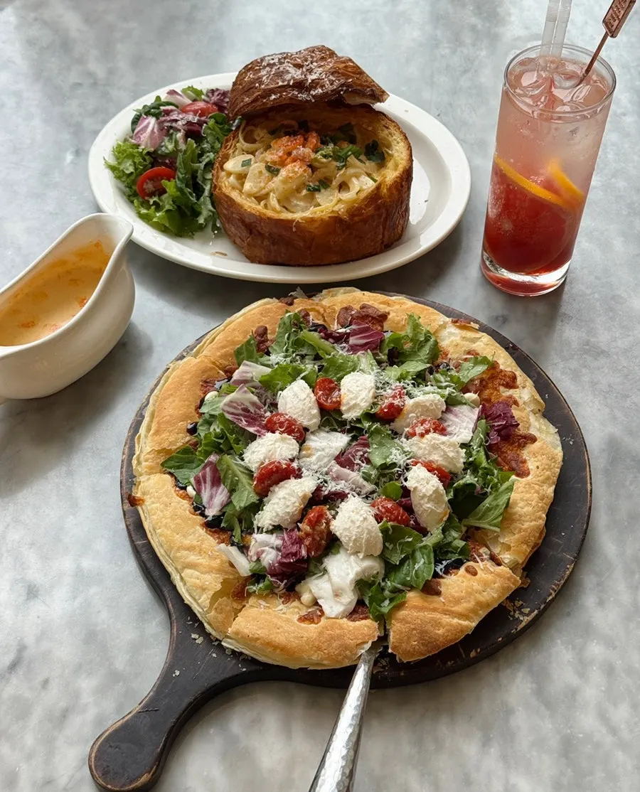 Ricotta salad pizza