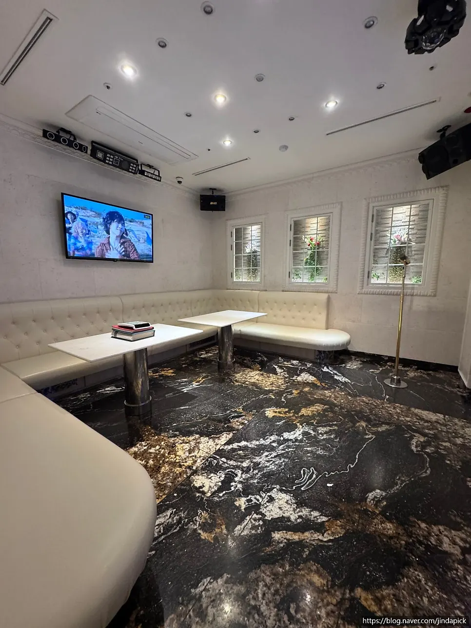 Spacious filming room at Su Noraebang Mia Branch