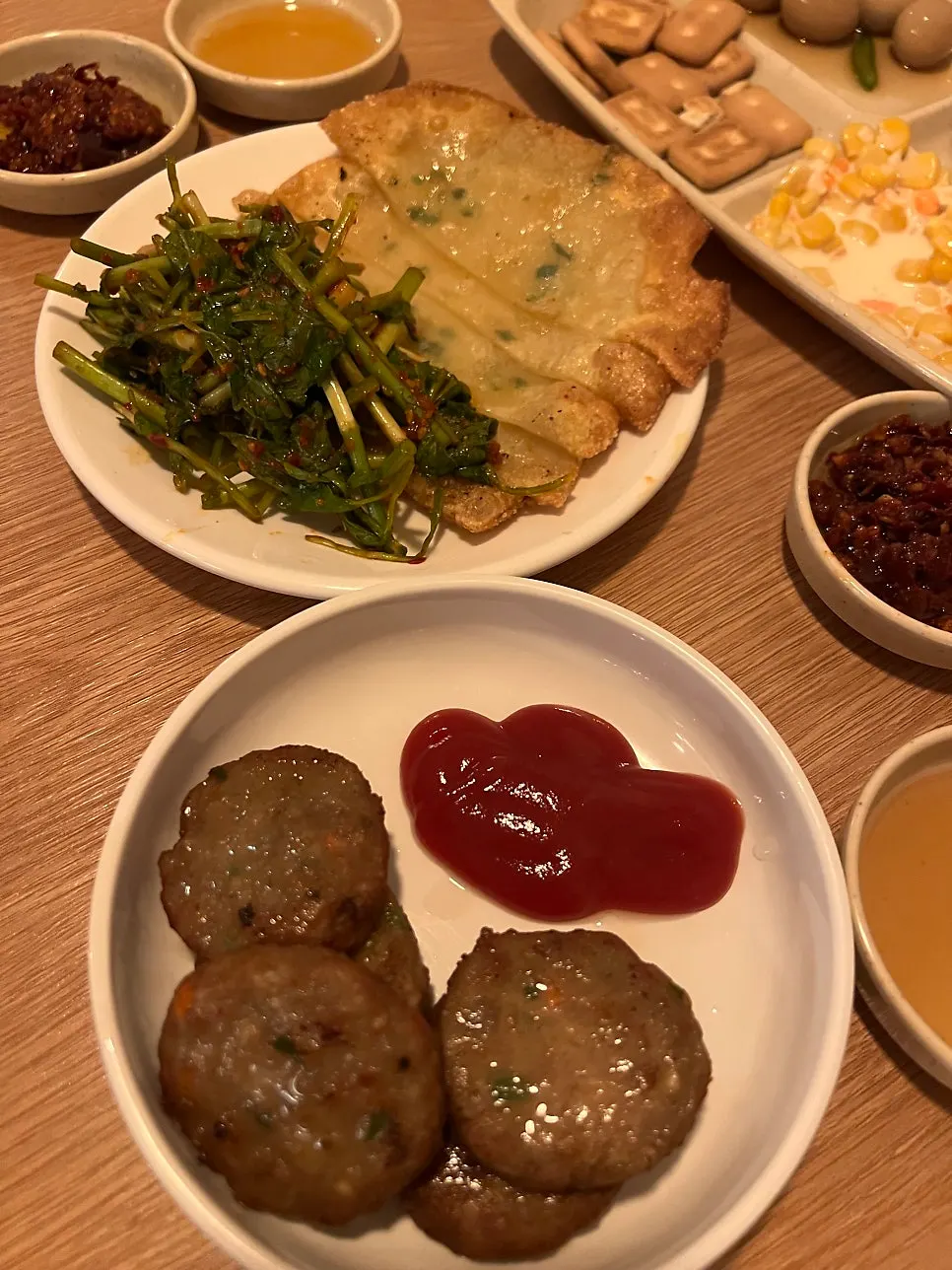 乾パンと酢飯などポチャの基本膳