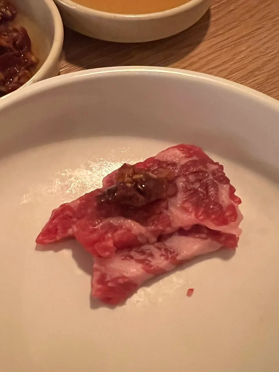 タレにつけた生チャドルサシミ