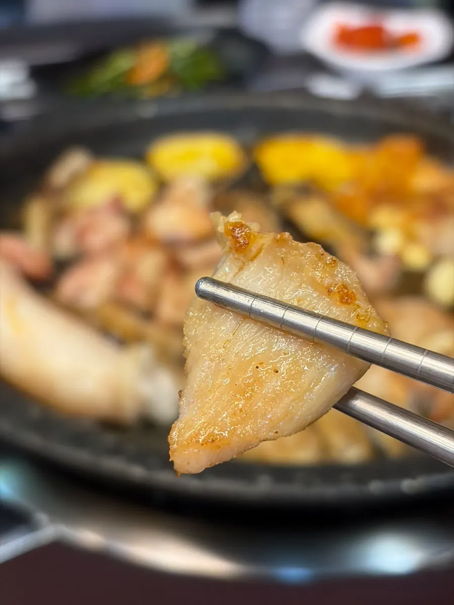 Grilled hanwoo gopchang packed with fat inside
