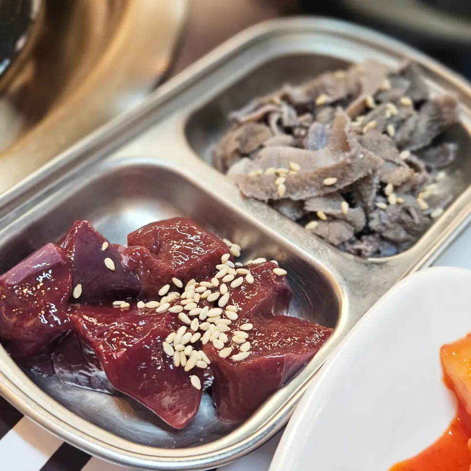 서비스로 나온 곁들이 음식