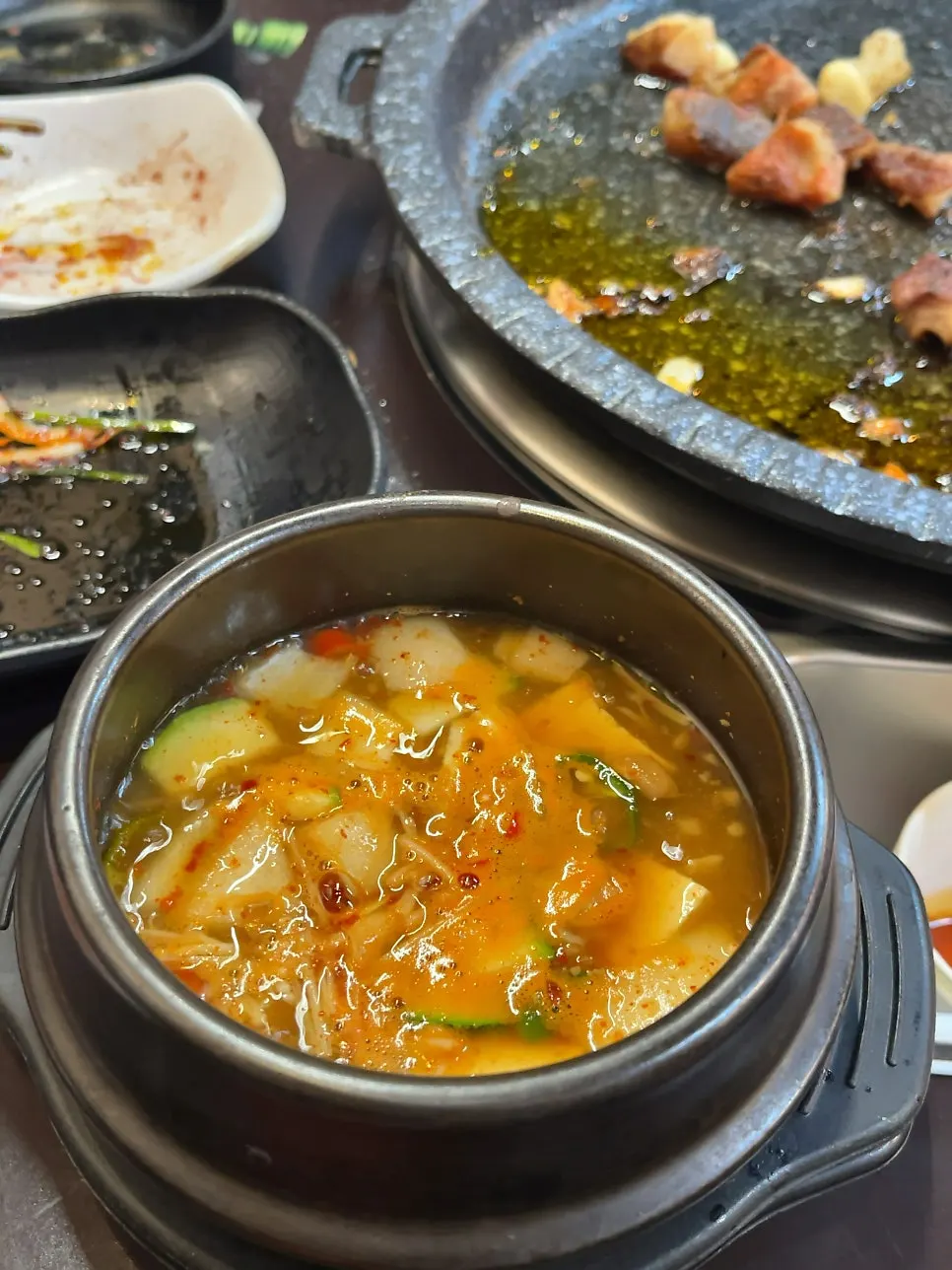 게다리를 넣은 미당한우곱창 된장찌개