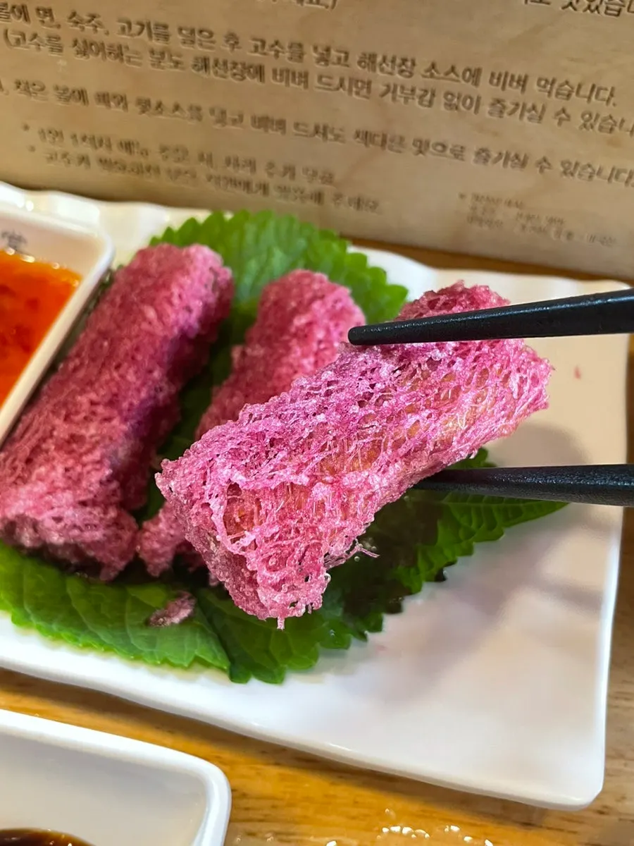 속이 보이도록 자른 고구마짜조