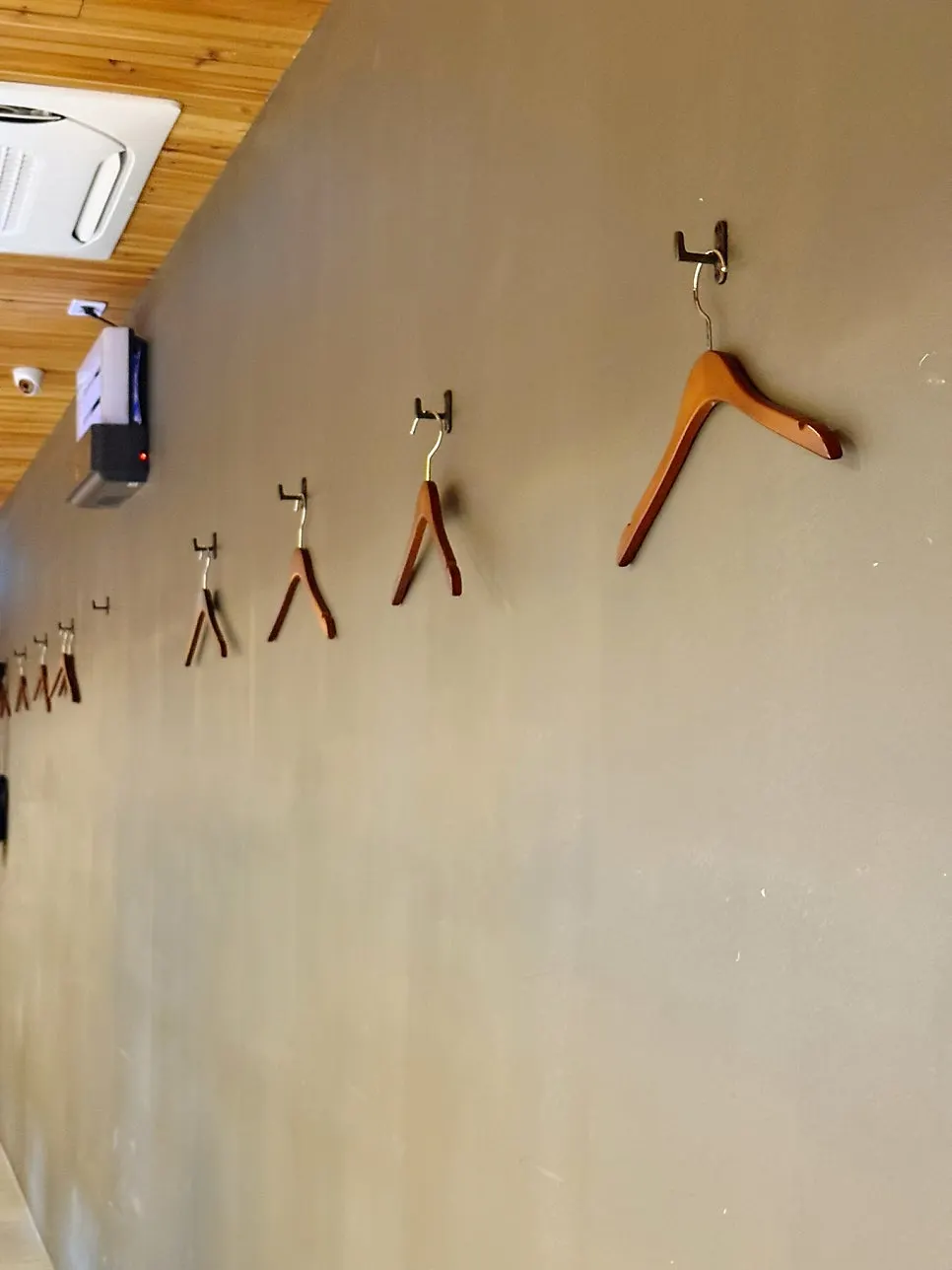 Interior with bag hooks behind the seats