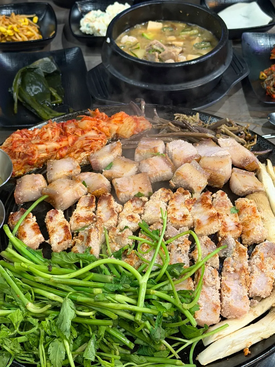 Exterior of Midonjip restaurant in Guwol-dong