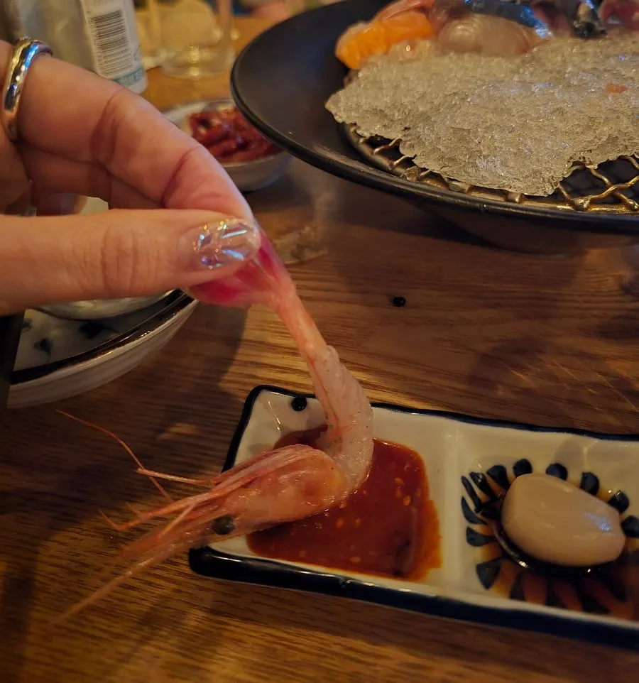 Plump sweet shrimp sashimi
