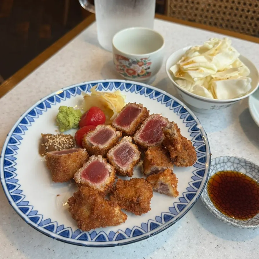 양송이와 마늘이 보이는 파스타 클로즈업