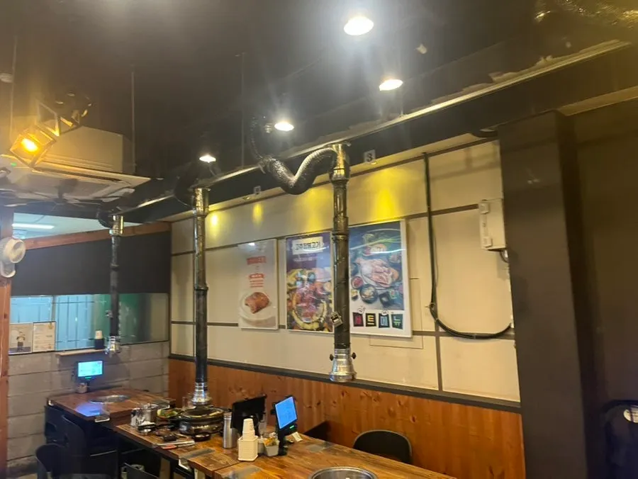 미강식당 홀 내부 분위기