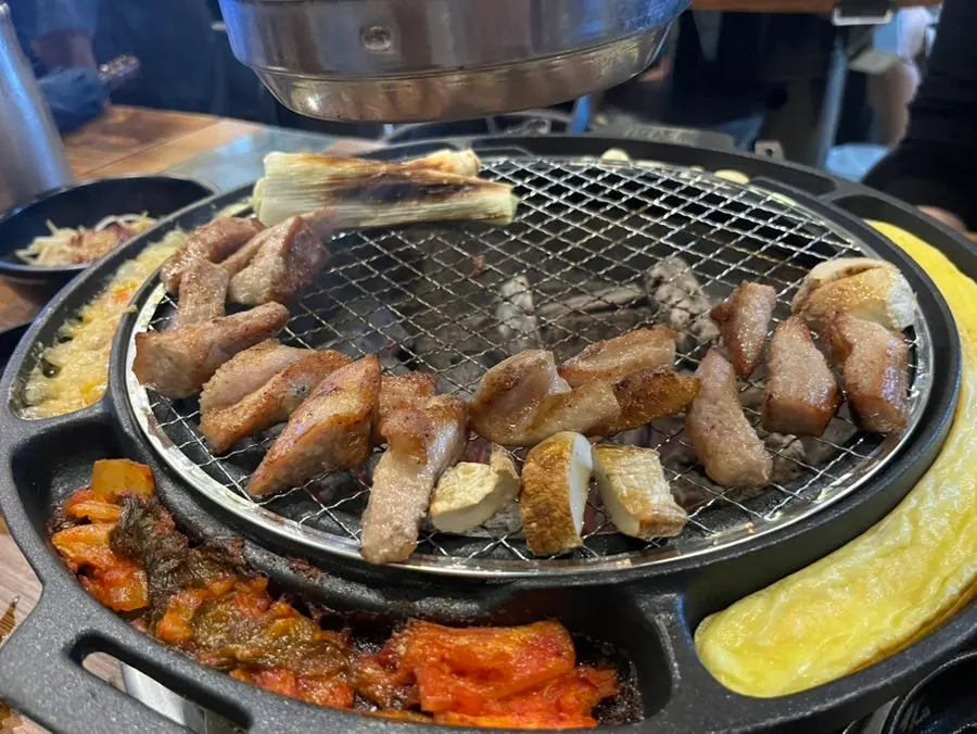 노릇하게 구워진 목살