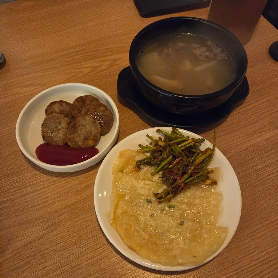 Base table setting with mungtigi sauce and sesame oil