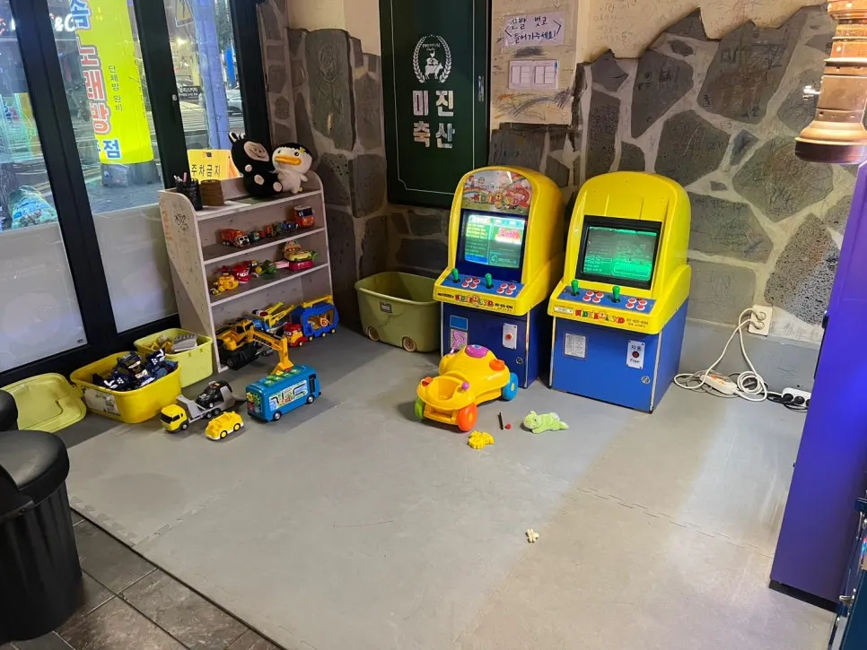 미진축산 칠곡점 넓은 홀 테이블