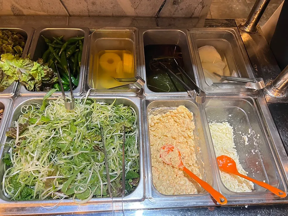 반찬이 준비된 셀프바
