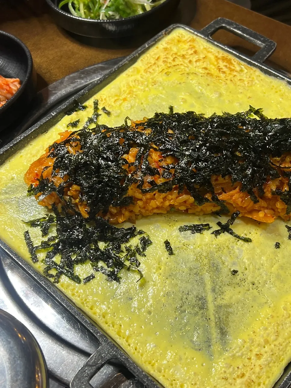 주문한 묵은지 볶음밥 상차림