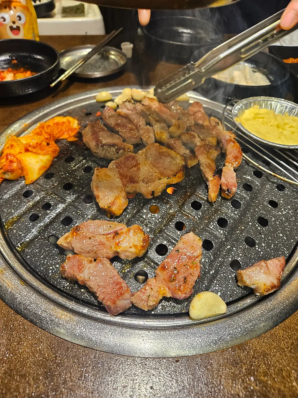 Side dishes ordered alongside the meat