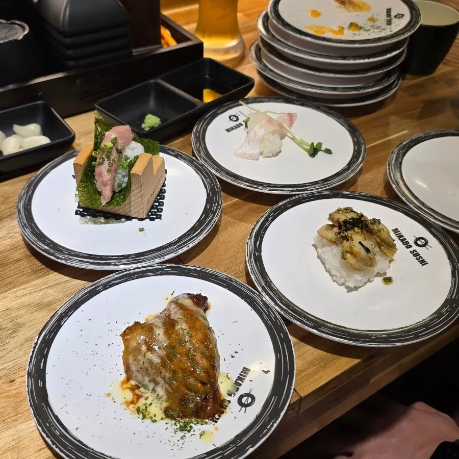 Grilled fish sushi and sweet shrimp with egg sushi