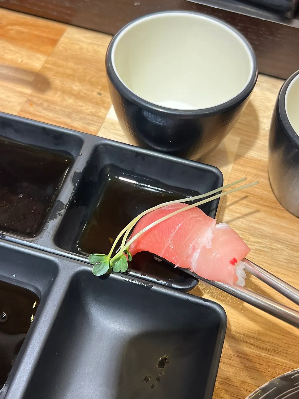 참치초밥 한 접시