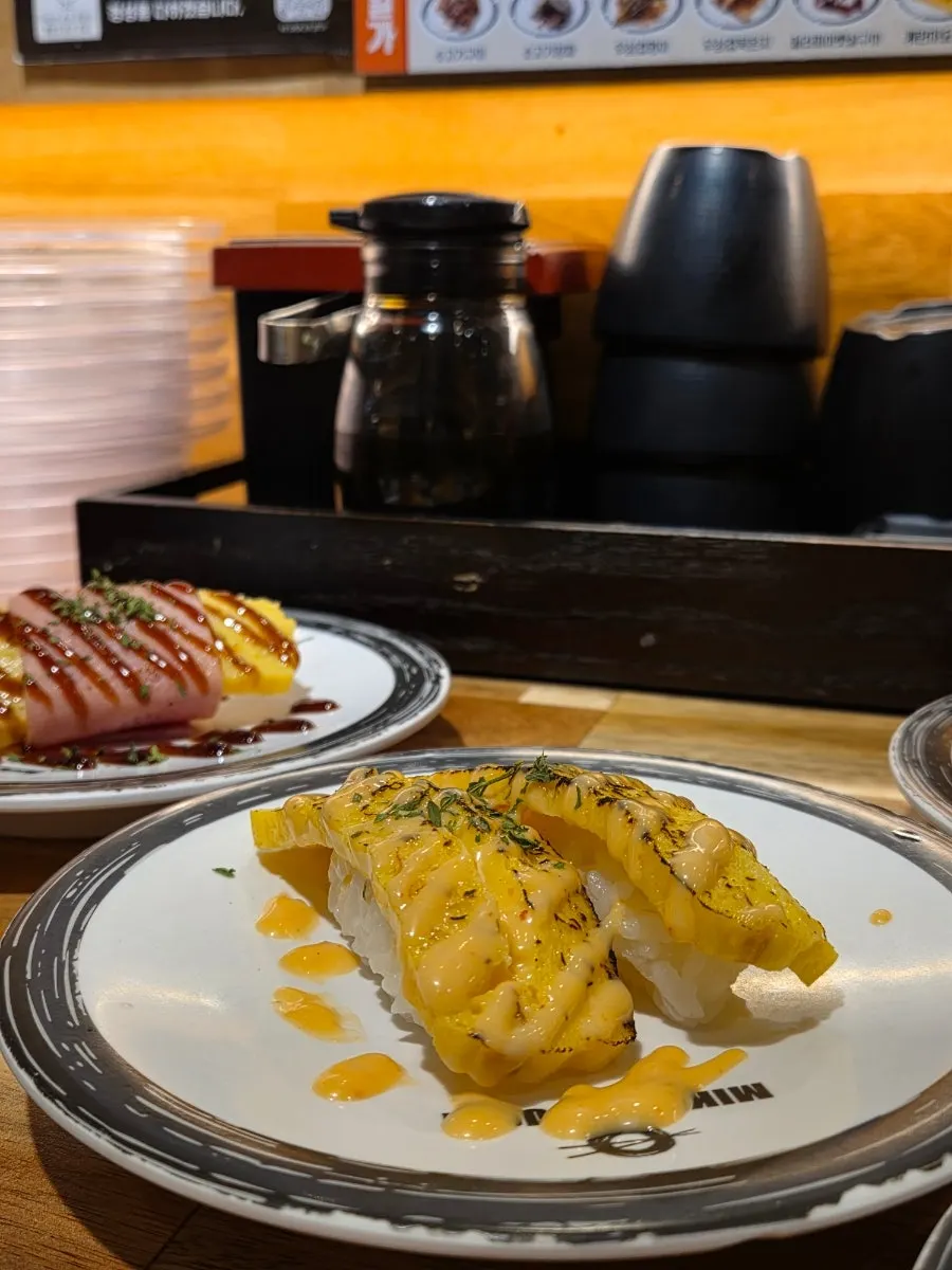 A visually striking sushi plate