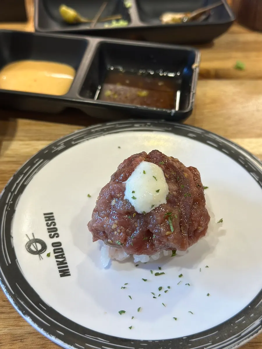 2100원 균일가 초밥 접시