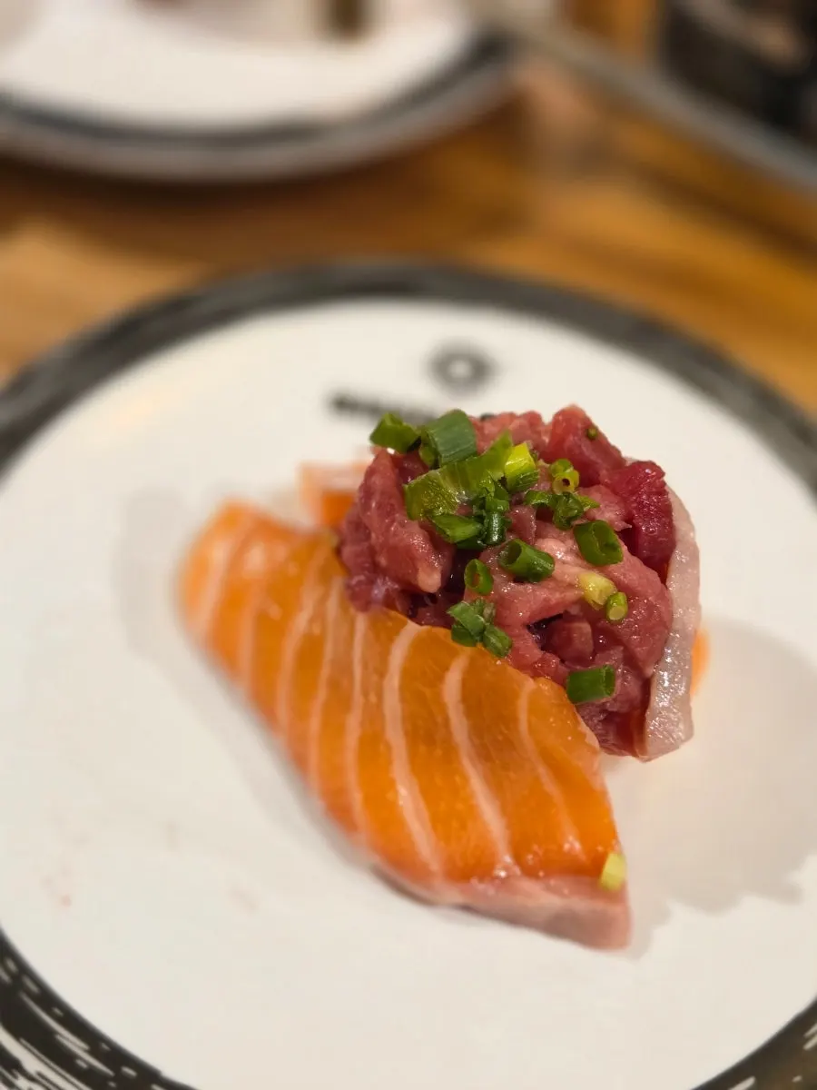 Close-up of the beef tartare-salmon gunkan