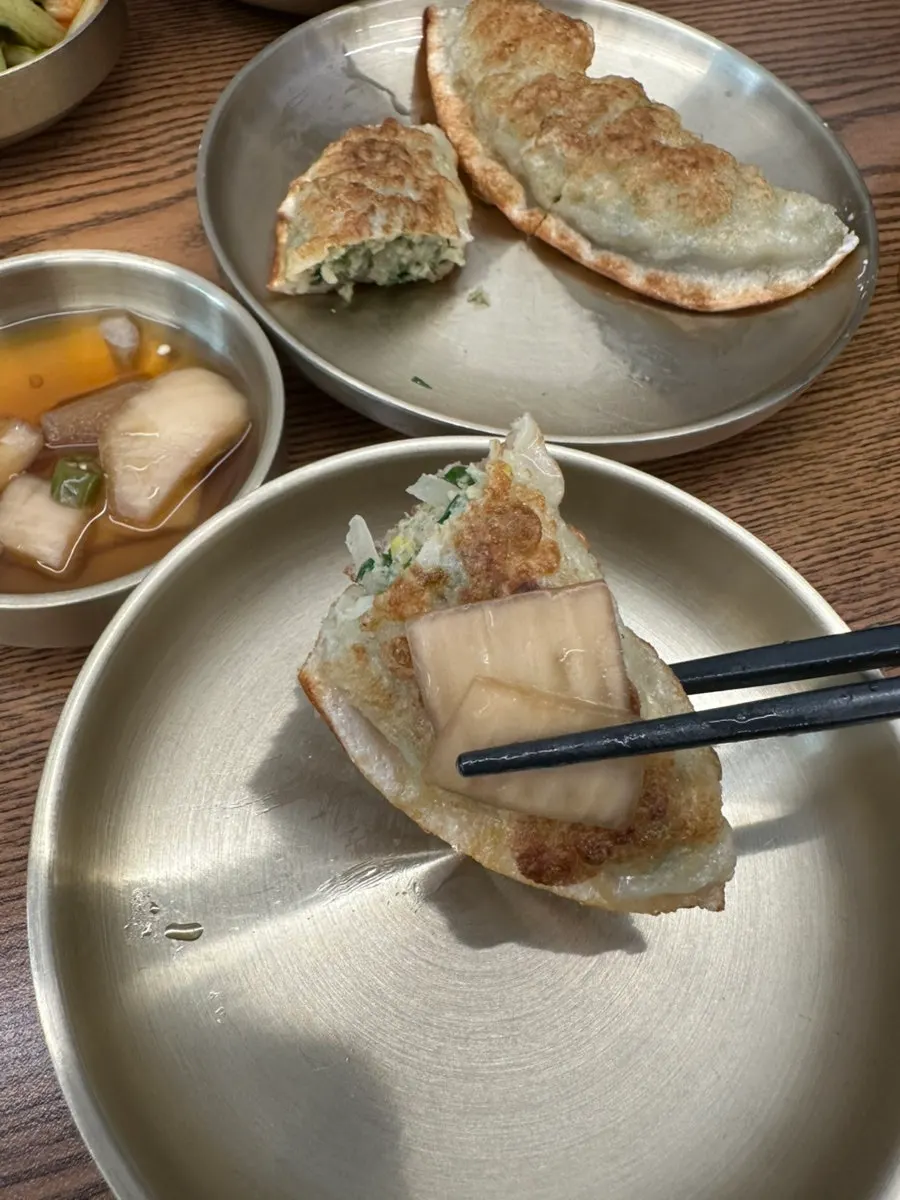 Bowl of mul makguksu with dongchimi broth