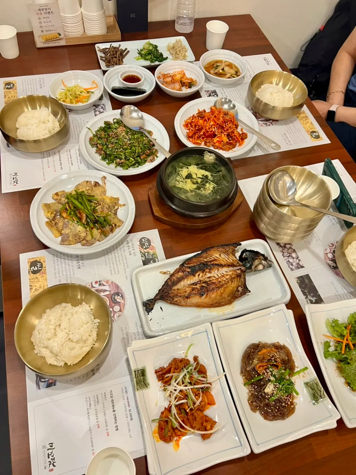 Full Korean set table at Mikodam Magok-Balsan Branch for a 3-generation family visit