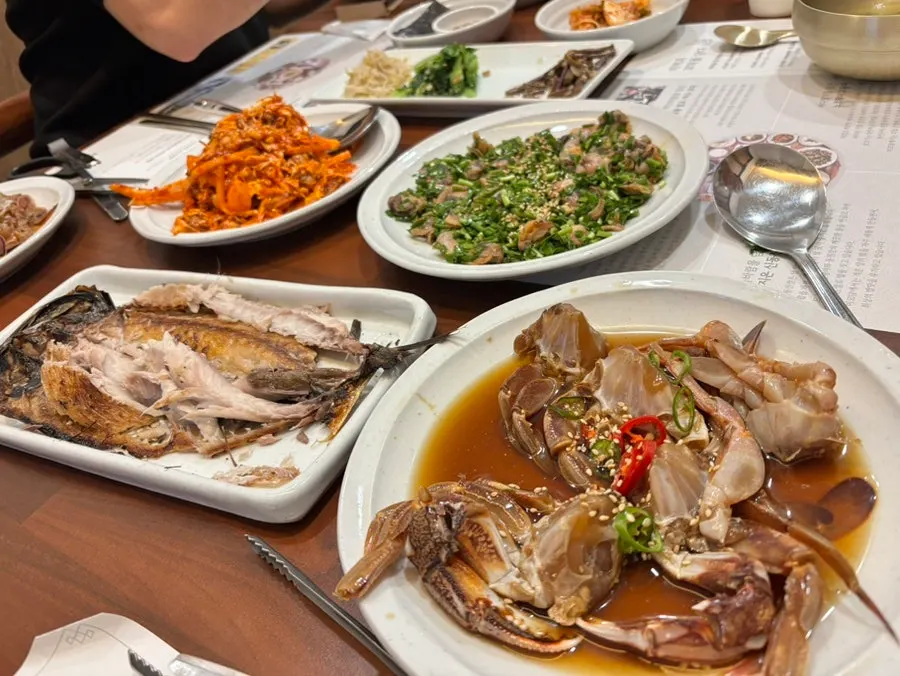 세트 구성에 포함된 뜨끈한 미역국