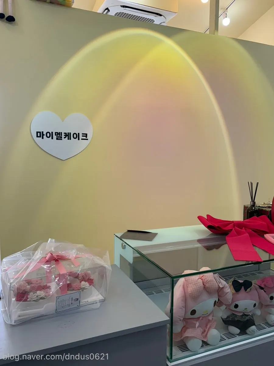 Boxed rice cake from My Mel Cake