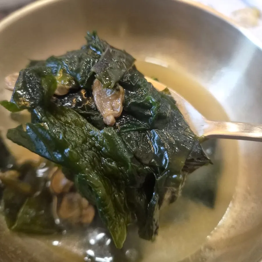 미역국 국물과 부드러운 미역